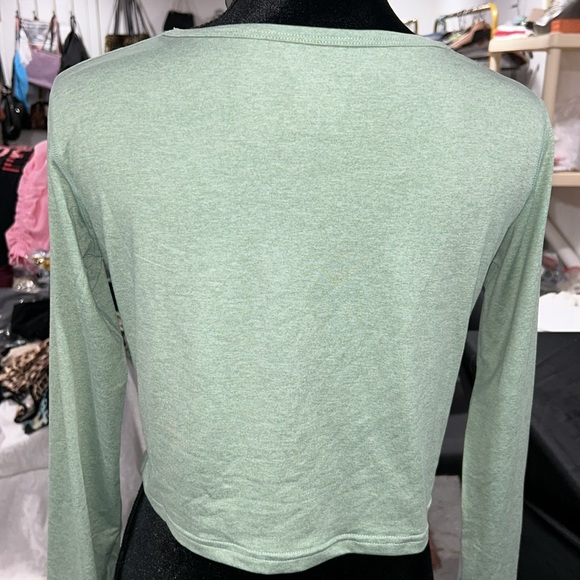 VIOOH Crop top. (1074) - Picture 3 of 6